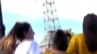 Ninfa Carnuda De Microshort Mostrando Seu Mega Ass