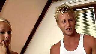 Smart Guy Uses Brothers Girlfriend From Behind