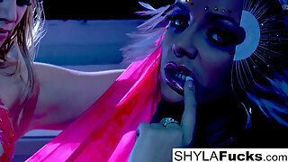 Sexe, Erotism, Shyla