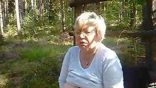 Granny Bbw Fucks Herself Standing
