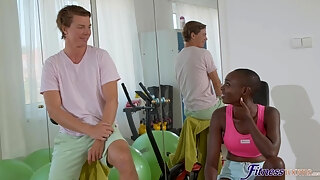 Interracial Fucking In The Gym 1 - Zaawaadi