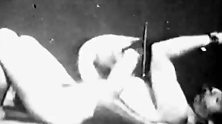Hot Pussy Eating Brunettes And A Man (1930s Vintage)