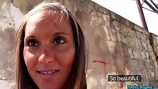 Hot Student Does Something Her Mom WouldnÂ´t Approve
